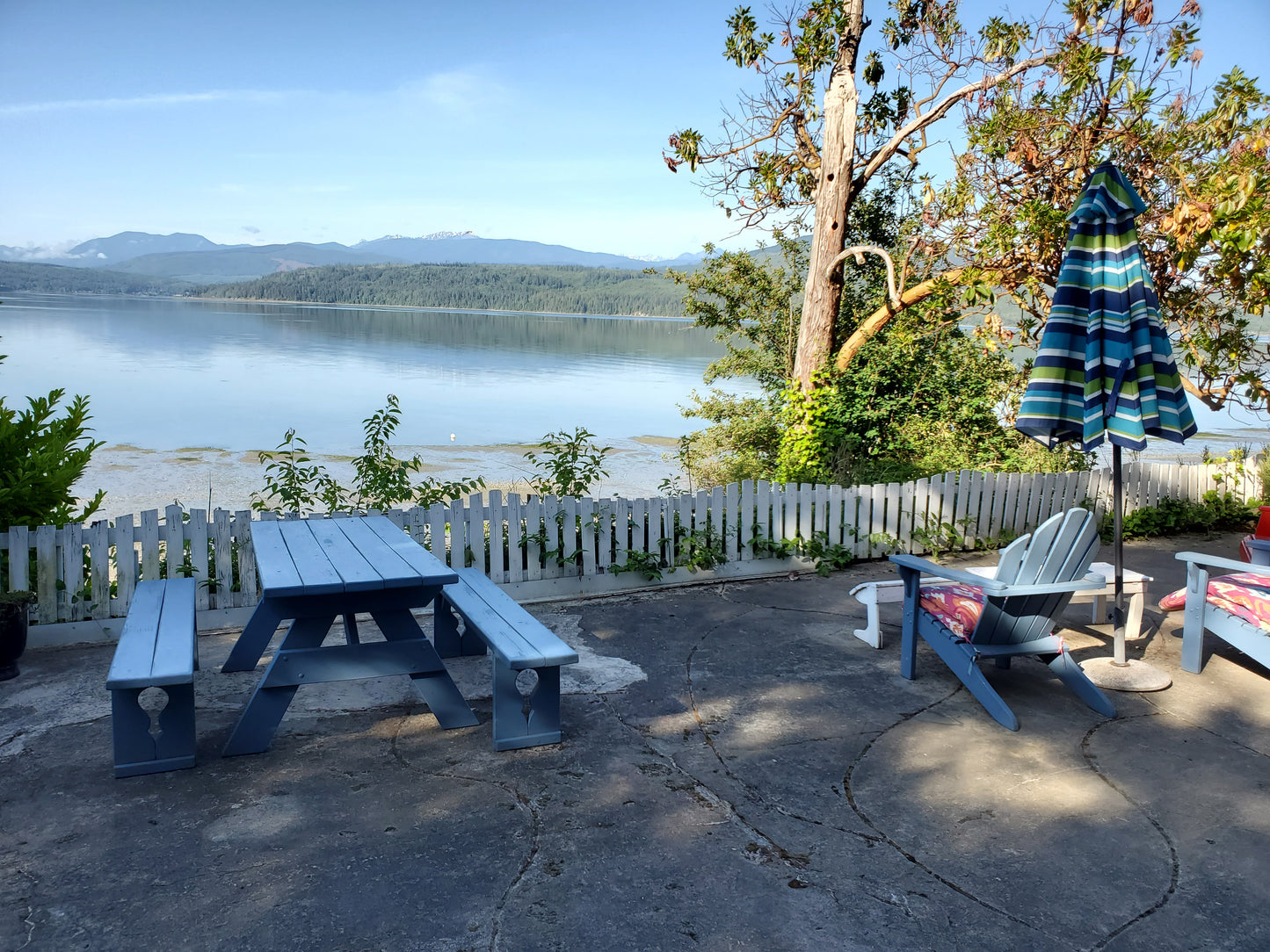 Jenny’s Cottage Vacation Rental near Port Townsend WA perfect for couples or a wedding retreat