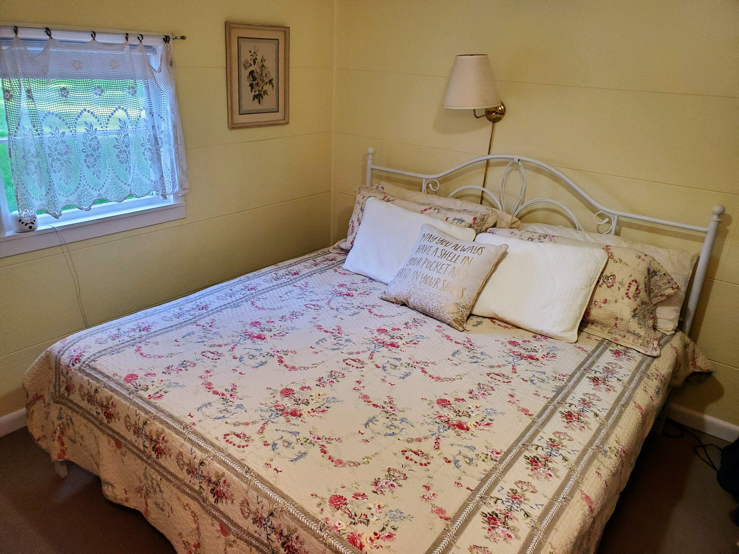 Jenny’s Cottage Vacation Rental near Port Townsend WA perfect for couples or a wedding retreat